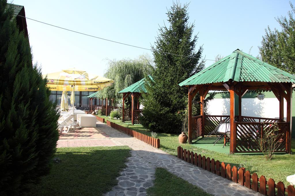 Hotel Rodiv Găeşti Exterior foto